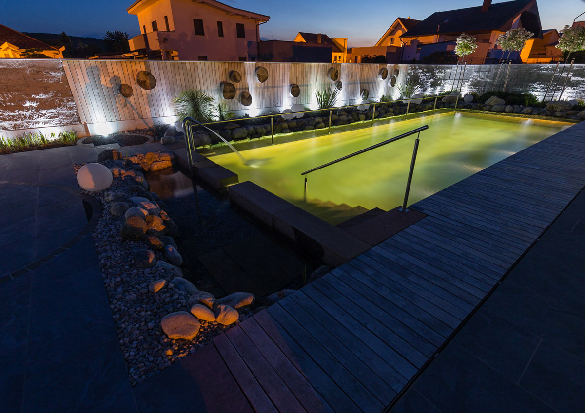 Naturpool am Insektenhotel: Gartenplanung-Gartengestaltung-Gartenpflege-Burgenland