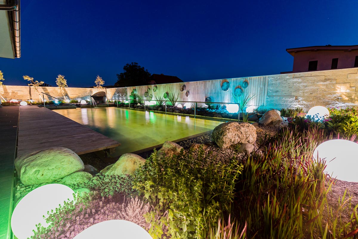 Naturpool am Insektenhotel: Gartenplanung-Gartengestaltung-Gartenpflege-Burgenland