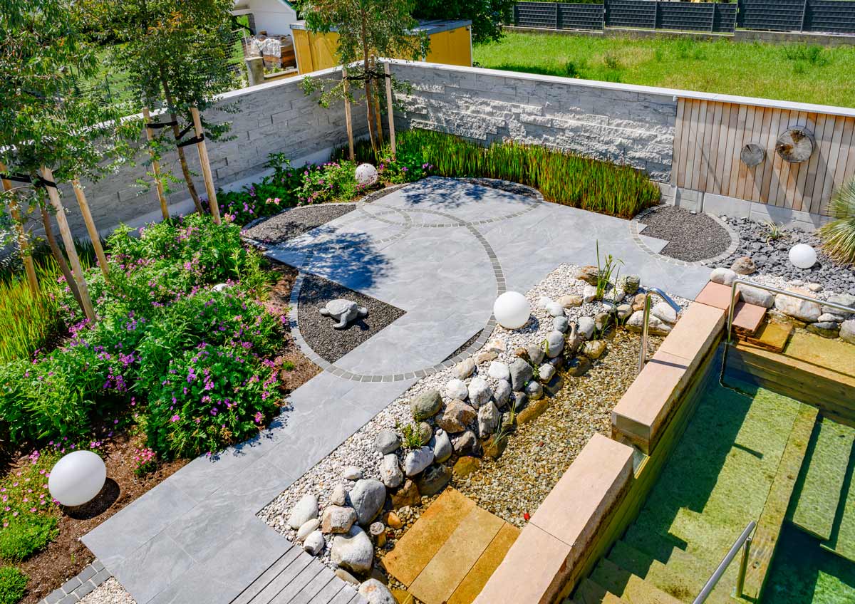 Naturpool am Insektenhotel: Gartenplanung-Gartengestaltung-Gartenpflege-Burgenland