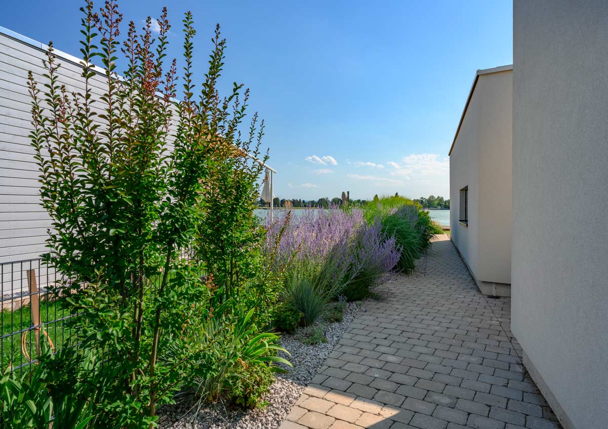 Seegrundstück-Gartengestaltung-Kugler und Trinkl